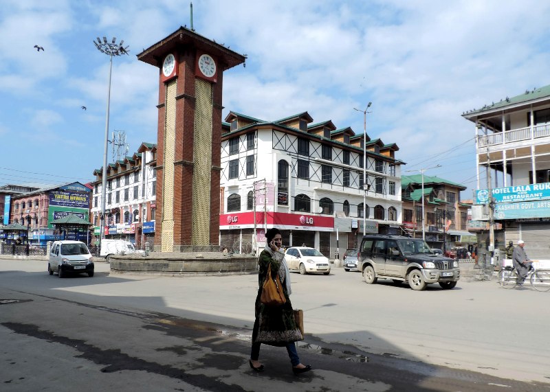 Business hub in Srinagar observes shut down