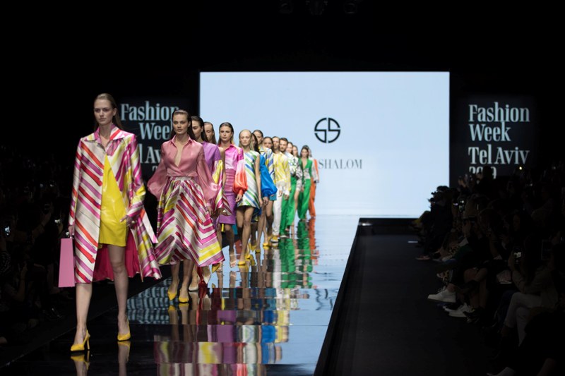 Glimpses from the World of Fashion: Mar 11, 2019 