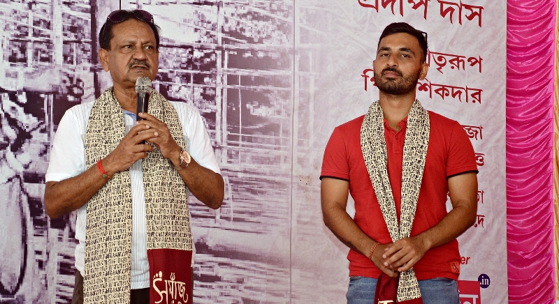 Prosenjit Chatterjee marks presence in Samaj Sebi Sangha's Khuti Pujo
