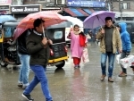 Rains disrupt normal life in Srinagar
