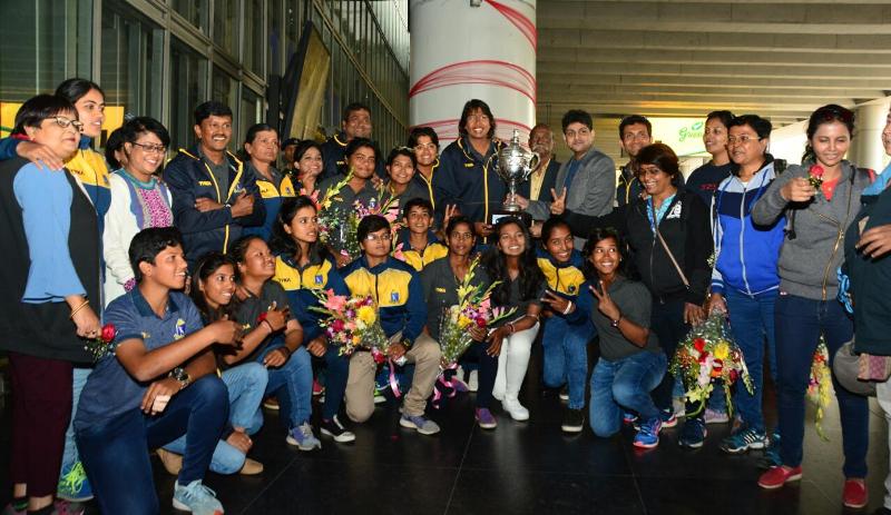 Jhulan Goswami and her team return home 