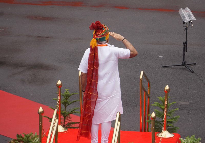 PM Modi inspects Guard of Honour at Red Fort