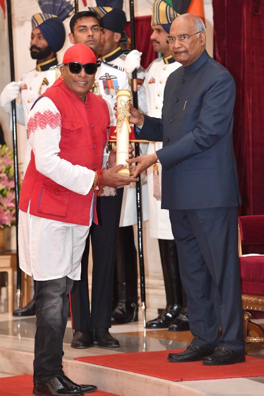 President Ram Nath Kovind presents the Padma Awards