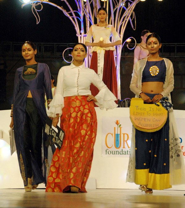 Glimpses from India of Fashion: Mar 9, 2019 