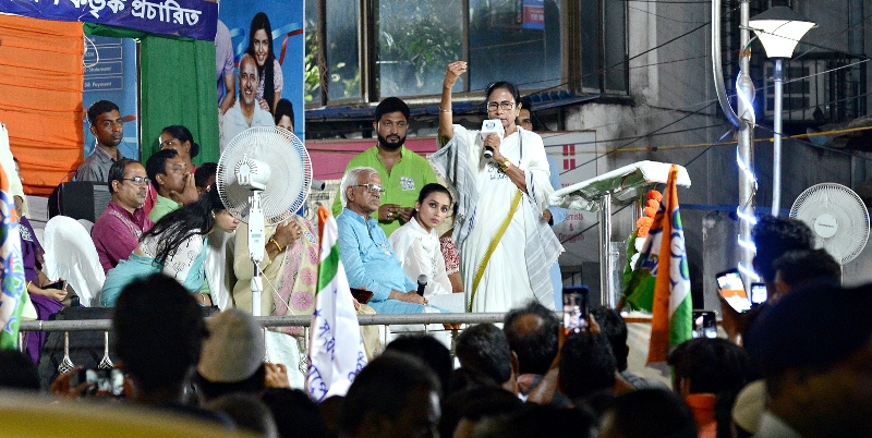 Mamata Banerjee holds public meeting in south Kolkata