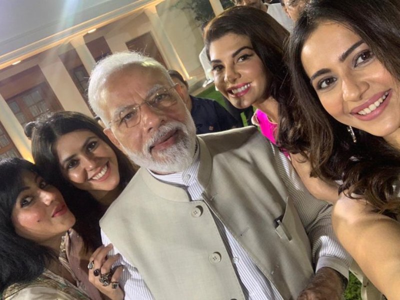 Modi's evening date with Bollywood celebrities