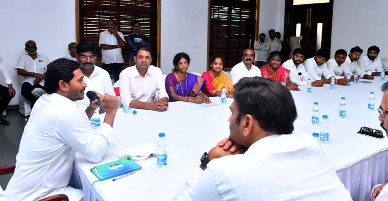 Political Development down south: Vaiko, YSR Jagan Mohan Reddy spends busy day 