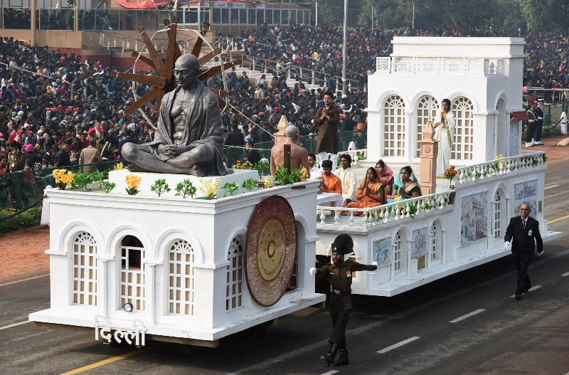 CISF tableau passes through the Rajpath during the full dress rehearsal for R-Day parade