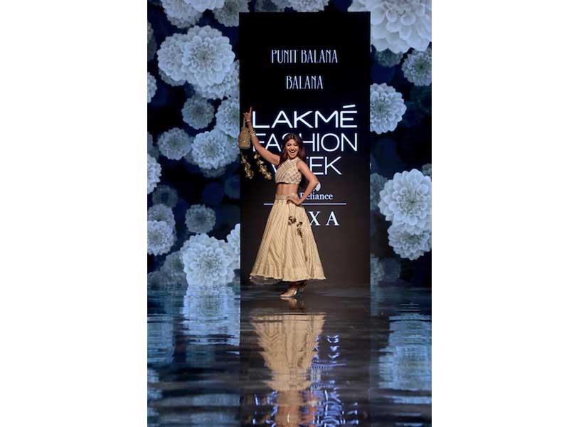 Malaika Arora, Kangana Ranaut, Shilpa Shetty Kundra shine in Lakme Fashion Week