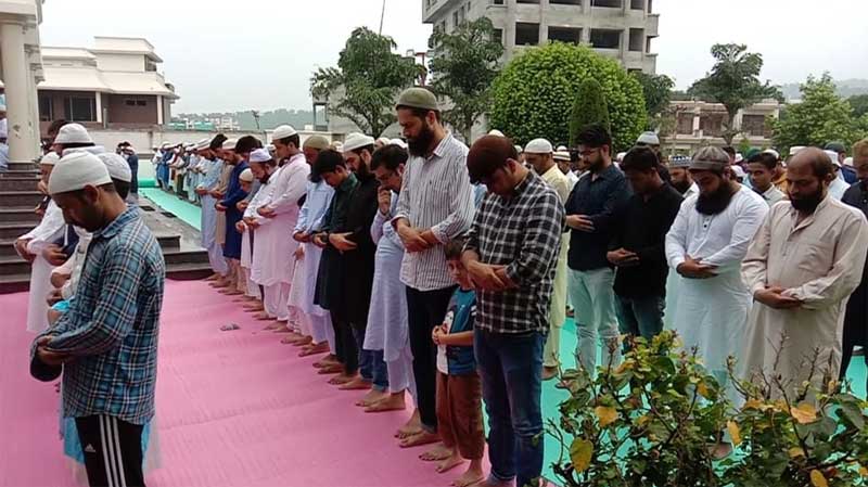 Muslims offer prayers in Jammu and Kashmir on Eid