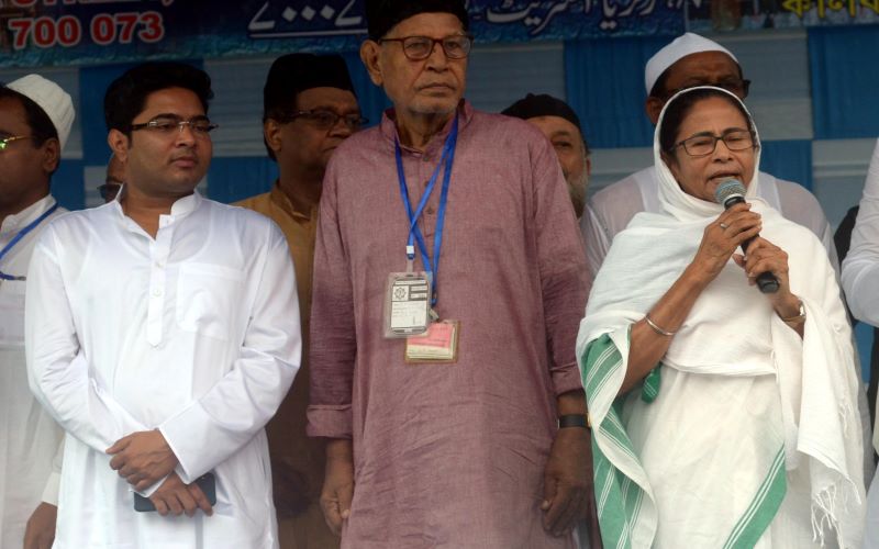 Mamata Banerjee greets Muslims on Eid-Ul-Fitr