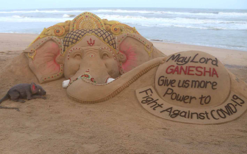 Sudarsan Pattnaik creates sand sculpture of Lord Ganesha