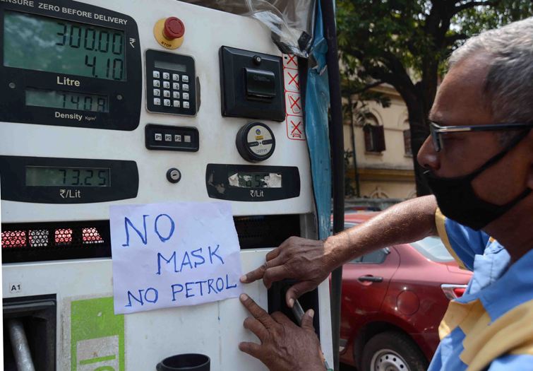 No mask, no petrol instruction issued during lockdown in Kolkata
