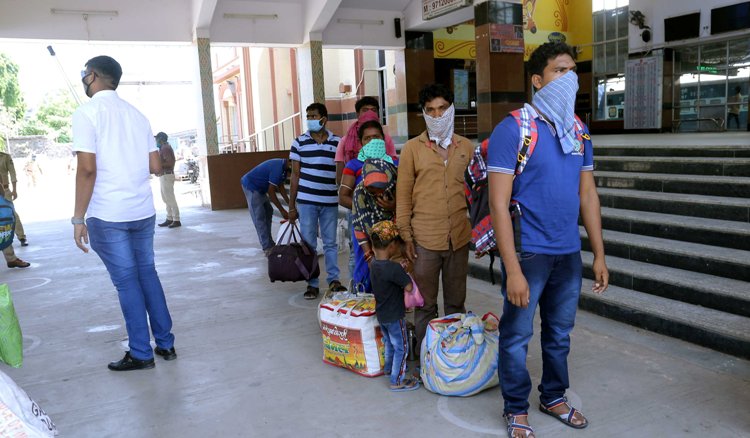 BPL ration card holders wait to receive free ration amid lockdown