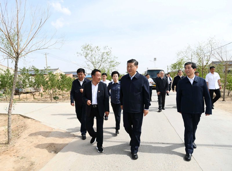 Xi Jinping learns about efforts to advance poverty alleviation in China's Wuzhong City