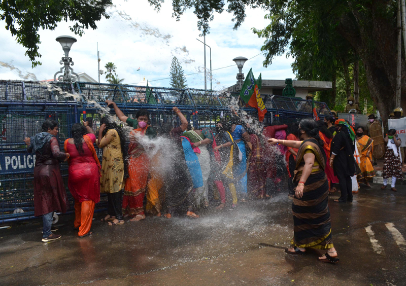 Police using water cannons to disperse KSU workers demanding resignation of Kerala Higher Education Minister K T Jaleel