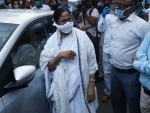 Mamata Banerjee visits hospitals to see Covid-19 preparedness