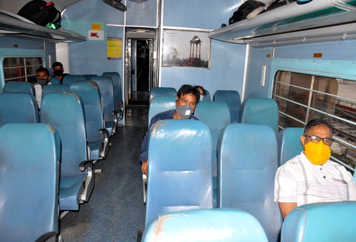 Passengers in special trains at Charbagh Railway Station