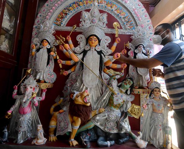 Goddess Durga idol ready to be deported 