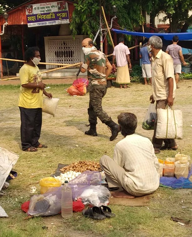 BSF supervises a market during lockdown in Kolkata