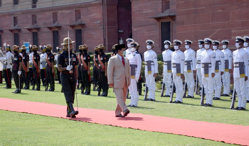 Indian Defence Minister Rajnath Singh receives Indonesian counterpart Gen Prabowo Subianto