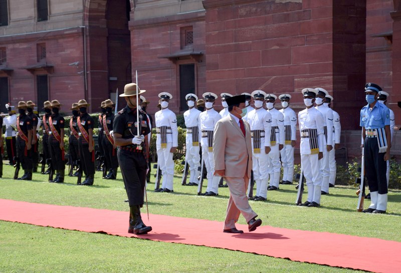 Indian Defence Minister Rajnath Singh receives Indonesian counterpart Gen Prabowo Subianto