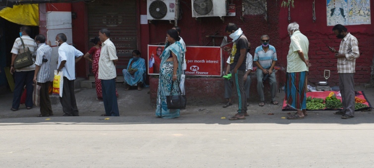 Kolkata Police urge people to stay indoors through street painting