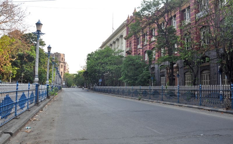 Kolkata in Lockdown: Deserted streets of downtown area and people in markets