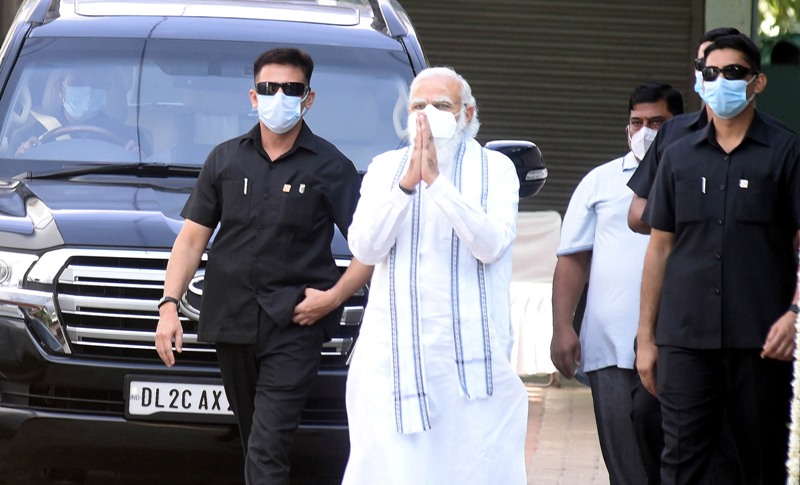 PM Modi pays condolence to late Keshubhai Patel’s family