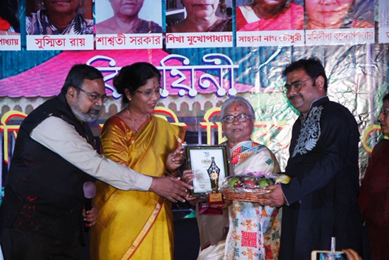 Press Club, Kolkata felicitates 8 women journalists and photo journalists on Women's Day