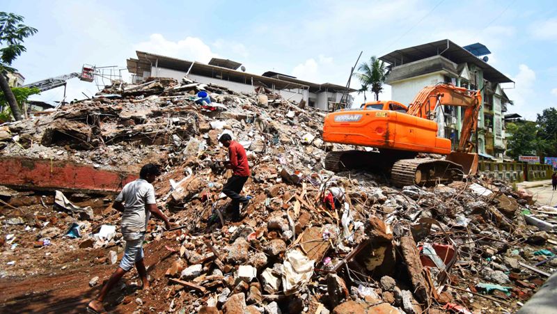 Rescue ops in multi-storeyed building collapse at Dongri in Mumbai