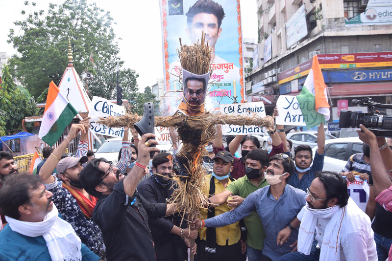 Sushant Singh Rajput Death: Fans burn Uddhav Thackeray's effigy, demand CBI inquiry