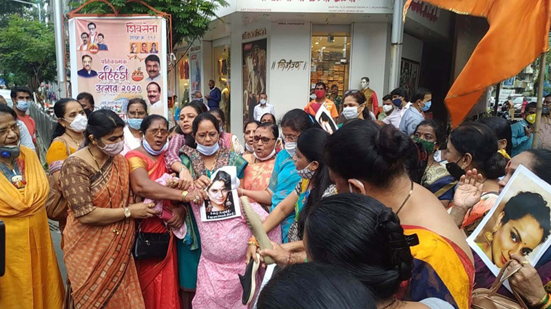 Sena activists protest against Kangna Ranaut at Mumbai's Worli over controversial speech