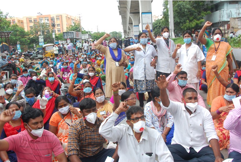Gandhi Hospital employees protest in Secunderabad