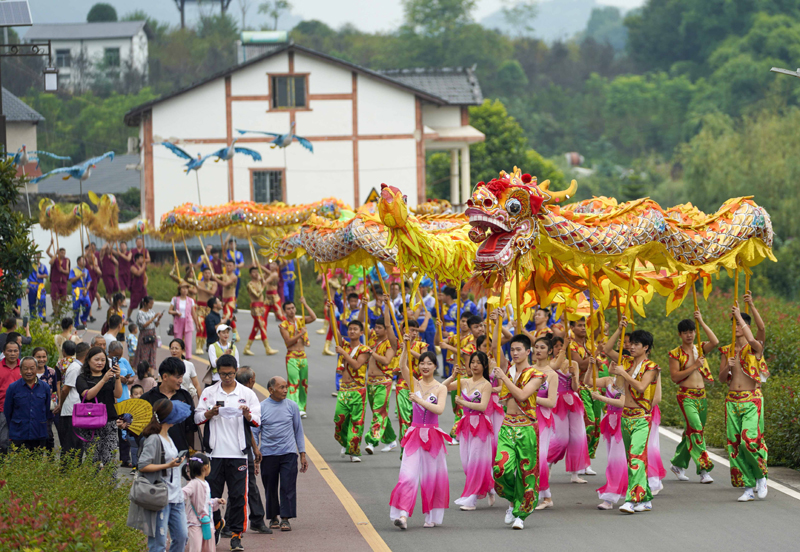 Dragon dance to celebrate upcoming Chinese farmers harvest festival
