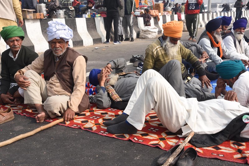 Farmers from Uttar Pradesh and Uttarakhand staging dharna against farm bills