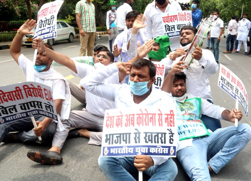 Congress' protest near Prakash Javadekar's residence