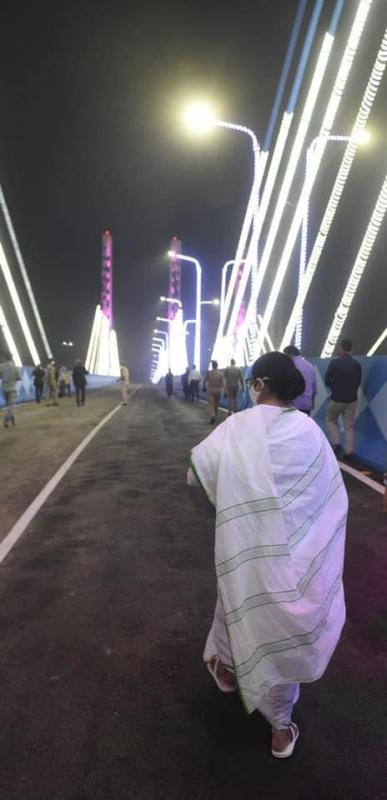Mamata Banerjee inaugurates Mahjerhat Bridge in Kolkata