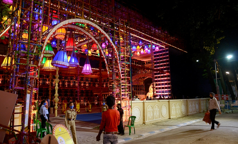 Glimpses of the last day of Durga Puja in Kolkata
