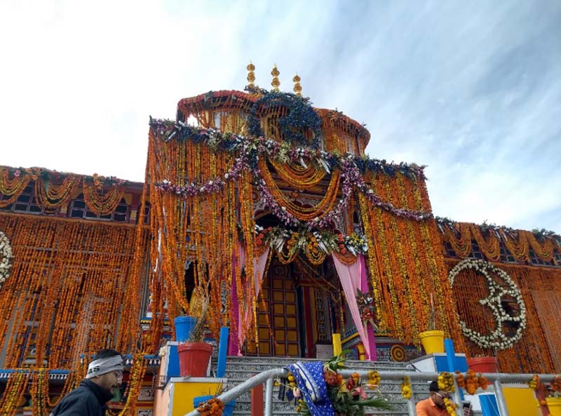Badrinath shrine decked up for Diwali