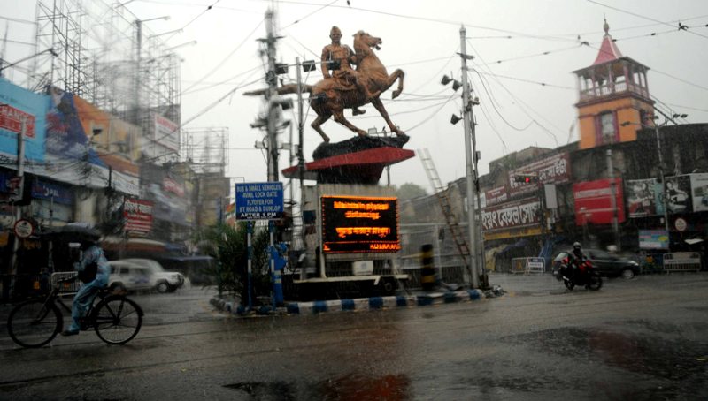 A view of deserted roads during lockdown in Kolkata