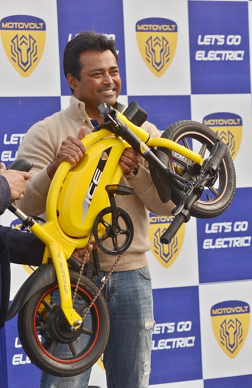 Leander Paes launches Motovolt Mobility’s fleet of smart e-cycles in Kolkata
