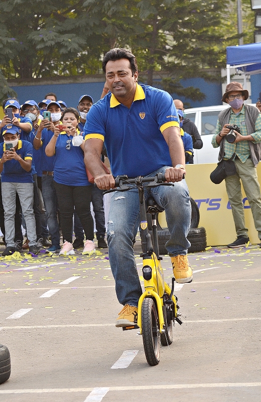 Leander Paes launches Motovolt Mobility’s fleet of smart e-cycles in Kolkata