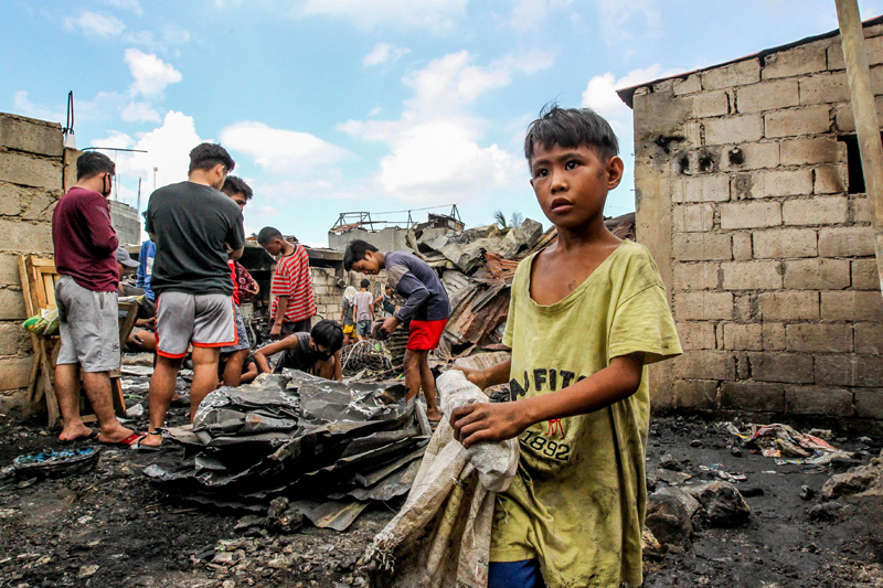 Manila: Fire damages slum