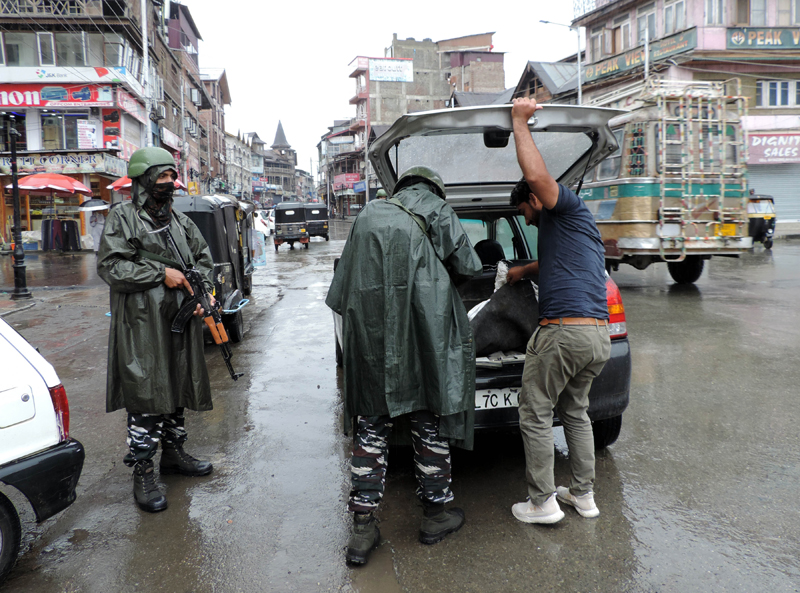 Security forces alert over subversive activities in Srinagar