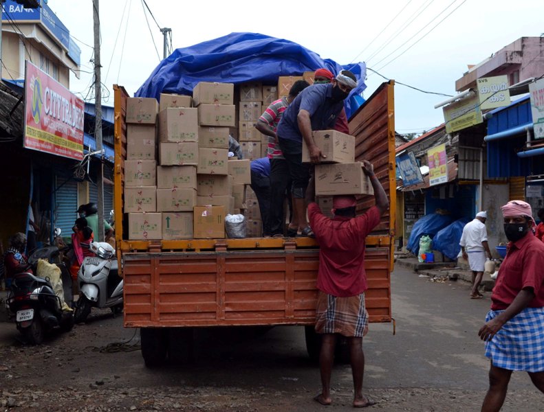 Food distribution to poor people amid lockdown in Thiruvananthapuram