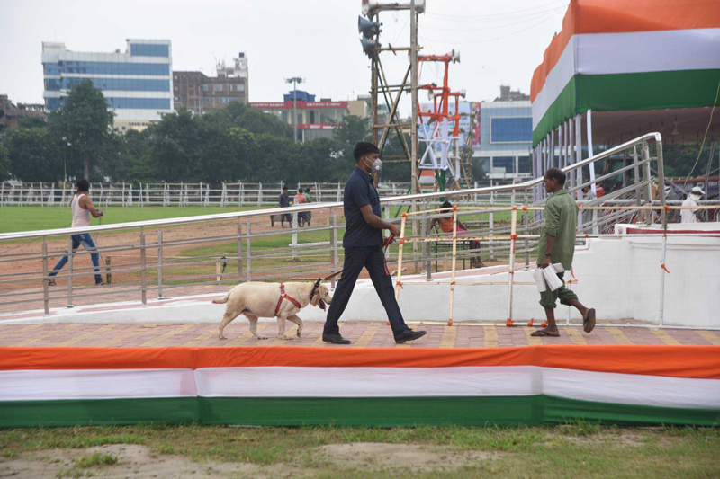 I-Day eve: Security personnel checking the Gandhi Maidan