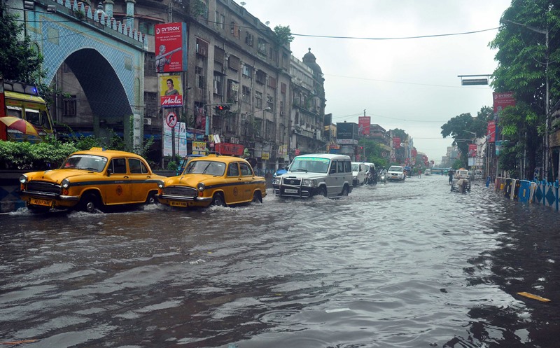 Normal life hit as heavy rain lashes Kolkata, leaves several areas waterlogged