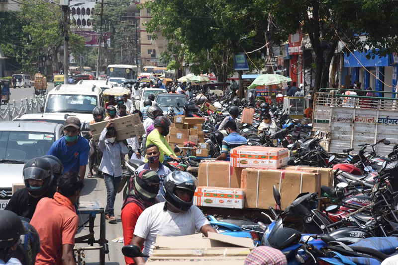 Heavy traffic jam outside Chandni electric market in Patna