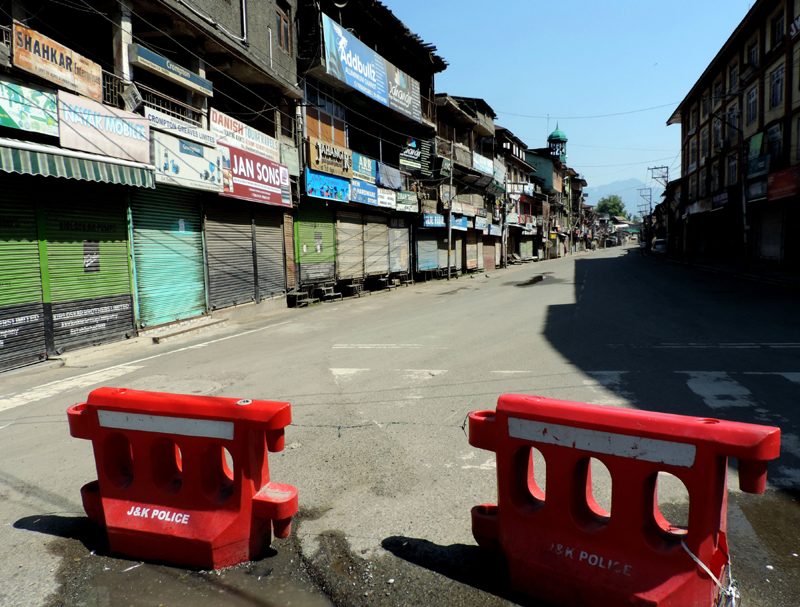 Kashmir lockdown: Roads wore deserted look
